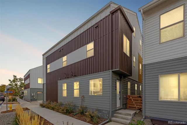 15194 W 69th Avenue, Arvada, CO 80007