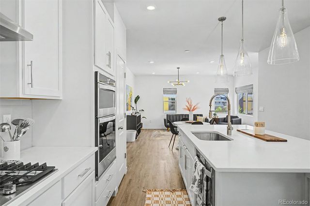15194 W 69th Avenue, Arvada, CO 80007