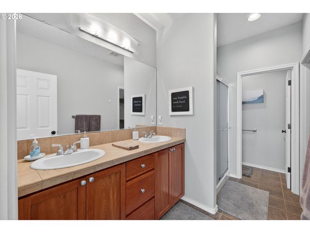 15977 Sw WINDROW Ln, Sherwood, OR 97140