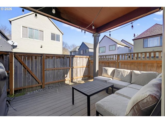 15977 Sw WINDROW Ln, Sherwood, OR 97140