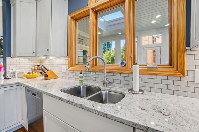 3667 Carpenters Green Lane, Blue Ash, OH 45241