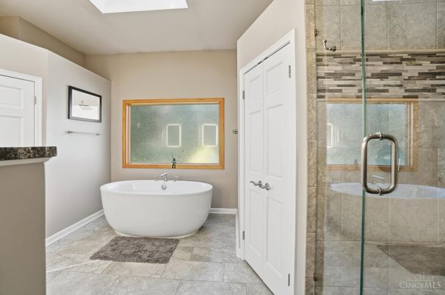 3667 Carpenters Green Lane, Blue Ash, OH 45241
