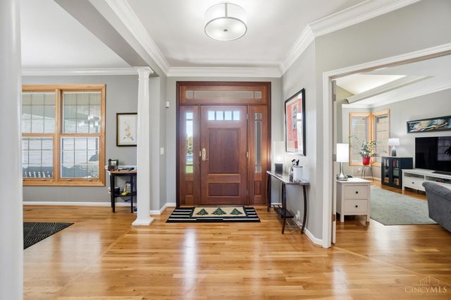 3667 Carpenters Green Lane, Blue Ash, OH 45241