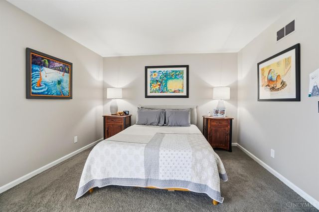 3667 Carpenters Green Lane, Blue Ash, OH 45241