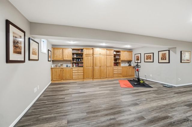 3667 Carpenters Green Lane, Blue Ash, OH 45241