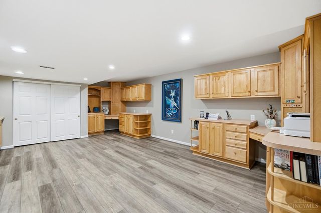3667 Carpenters Green Lane, Blue Ash, OH 45241