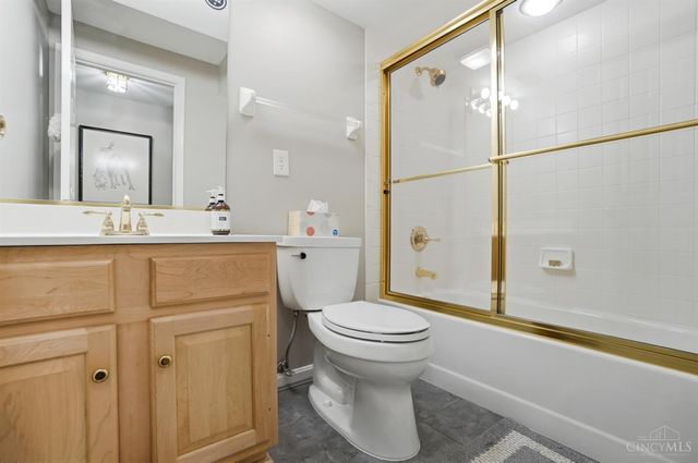 3667 Carpenters Green Lane, Blue Ash, OH 45241