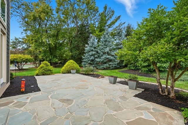 3667 Carpenters Green Lane, Blue Ash, OH 45241