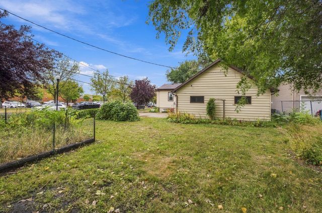 1621 12th Avenue S, Fargo, ND 58103