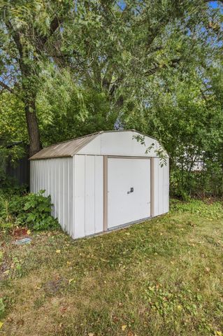 1621 12th Avenue S, Fargo, ND 58103