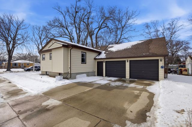 1621 12th Avenue S, Fargo, ND 58103
