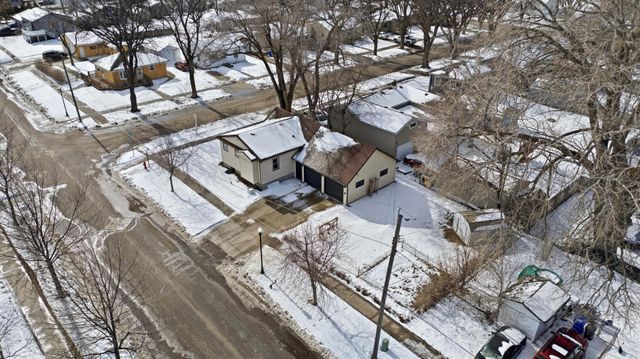 1621 12th Avenue S, Fargo, ND 58103