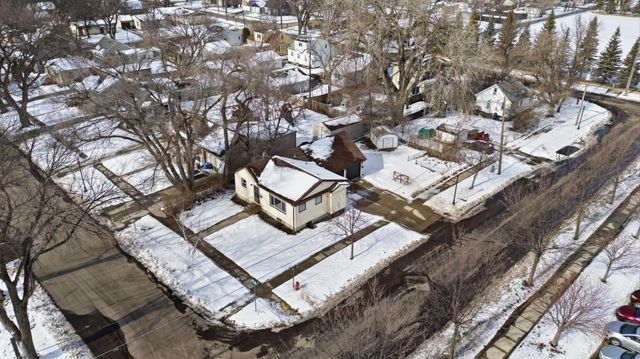 1621 12th Avenue S, Fargo, ND 58103