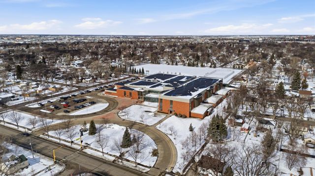 1621 12th Avenue S, Fargo, ND 58103