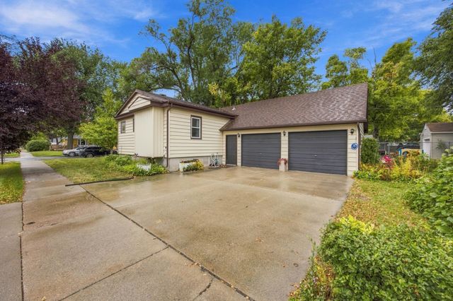 1621 12th Avenue S, Fargo, ND 58103