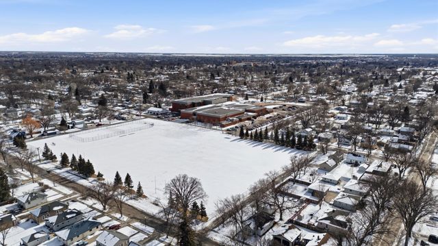 1621 12th Avenue S, Fargo, ND 58103