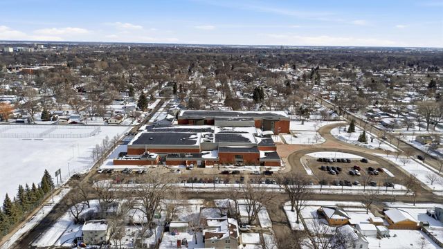 1621 12th Avenue S, Fargo, ND 58103
