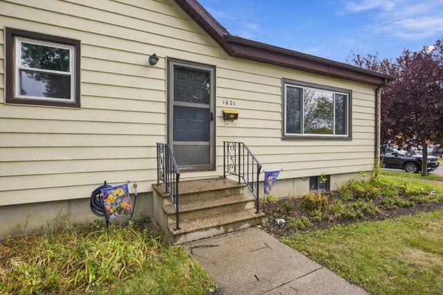 1621 12th Avenue S, Fargo, ND 58103