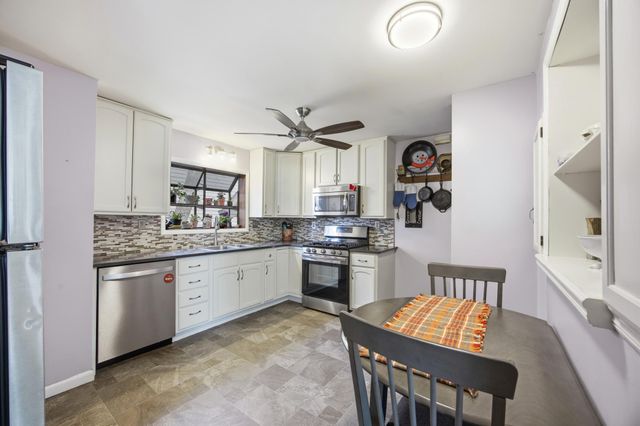 1621 12th Avenue S, Fargo, ND 58103