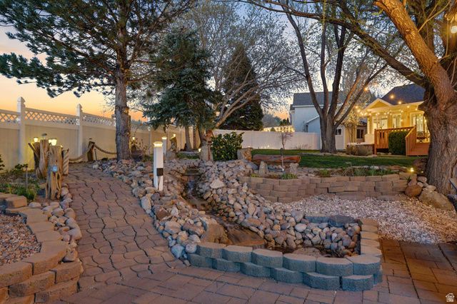 10218 S SANDY WILLOWS CV, Sandy, UT 84070