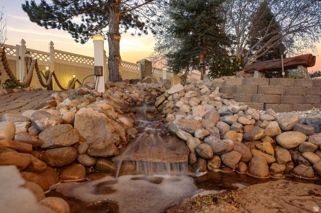 10218 S SANDY WILLOWS CV, Sandy, UT 84070