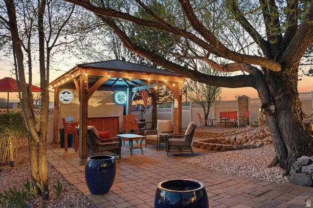 10218 S SANDY WILLOWS CV, Sandy, UT 84070