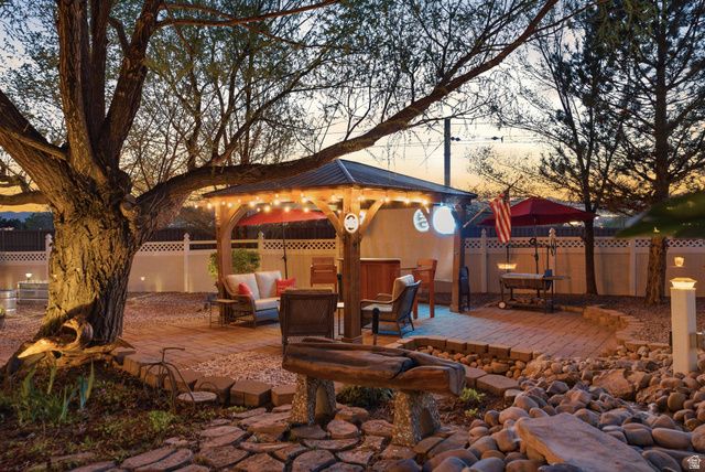 10218 S SANDY WILLOWS CV, Sandy, UT 84070