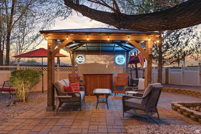 10218 S SANDY WILLOWS CV, Sandy, UT 84070