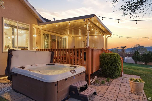 10218 S SANDY WILLOWS CV, Sandy, UT 84070