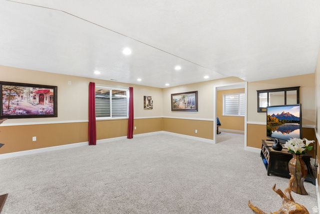 10218 S SANDY WILLOWS CV, Sandy, UT 84070