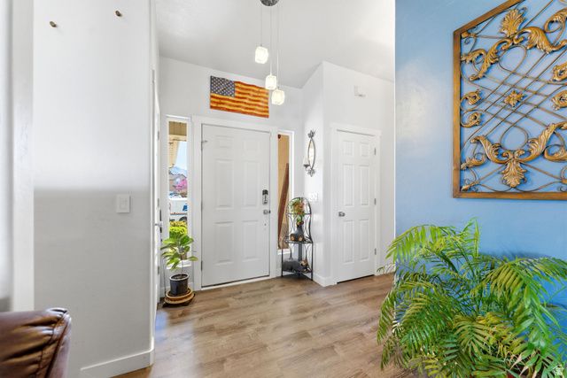 10218 S SANDY WILLOWS CV, Sandy, UT 84070