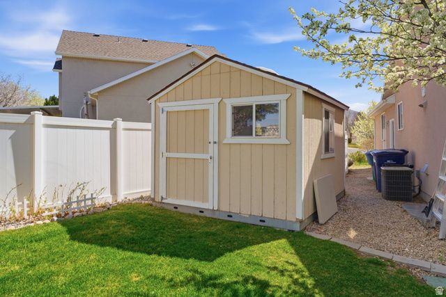 10218 S SANDY WILLOWS CV, Sandy, UT 84070