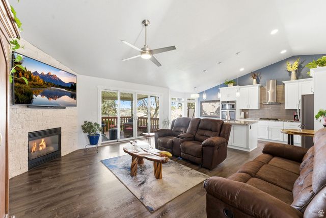 10218 S SANDY WILLOWS CV, Sandy, UT 84070