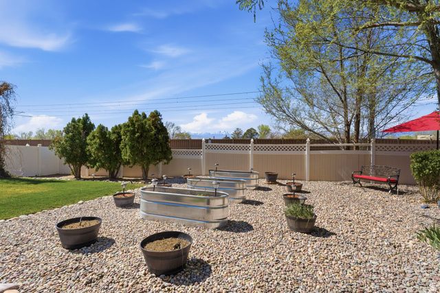 10218 S SANDY WILLOWS CV, Sandy, UT 84070