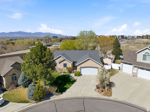 10218 S SANDY WILLOWS CV, Sandy, UT 84070