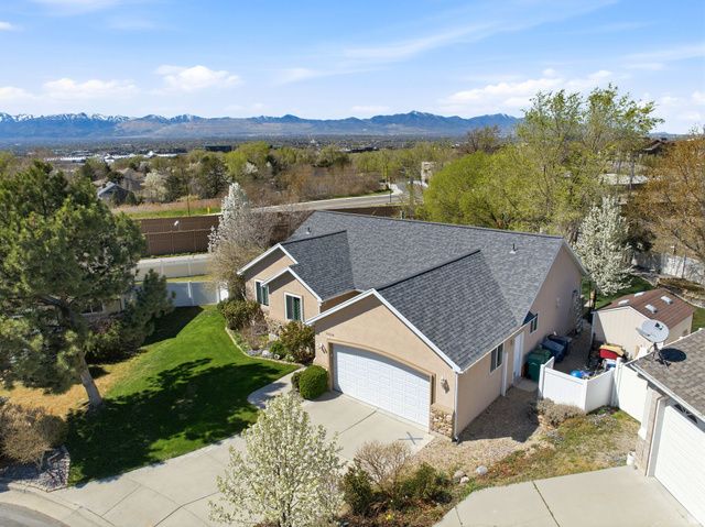10218 S SANDY WILLOWS CV, Sandy, UT 84070