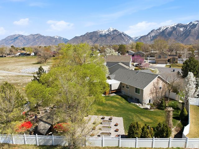 10218 S SANDY WILLOWS CV, Sandy, UT 84070