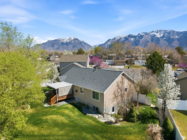 10218 S SANDY WILLOWS CV, Sandy, UT 84070