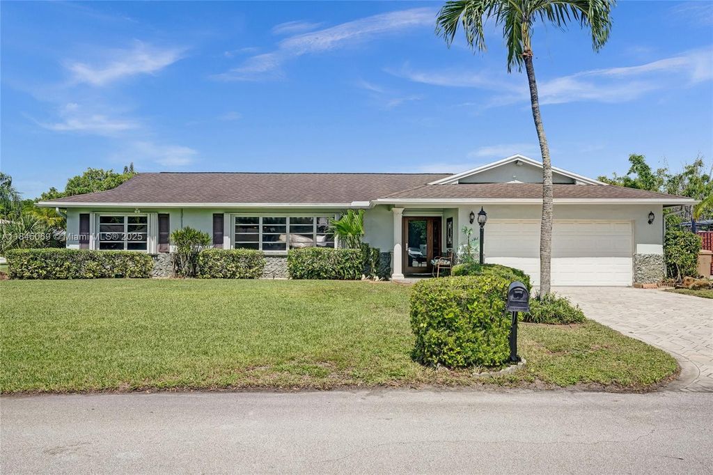 2525 SW 86th Ave, Davie, FL 33324