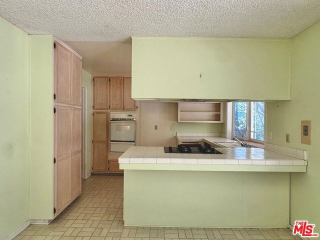 26026 Adamor Road, Calabasas, CA 91302