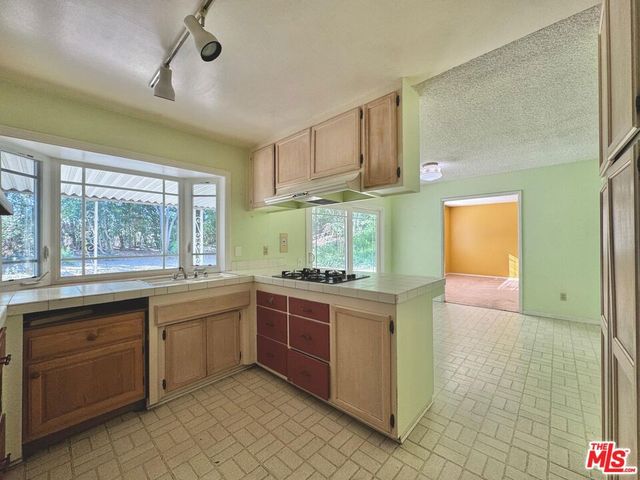 26026 Adamor Road, Calabasas, CA 91302