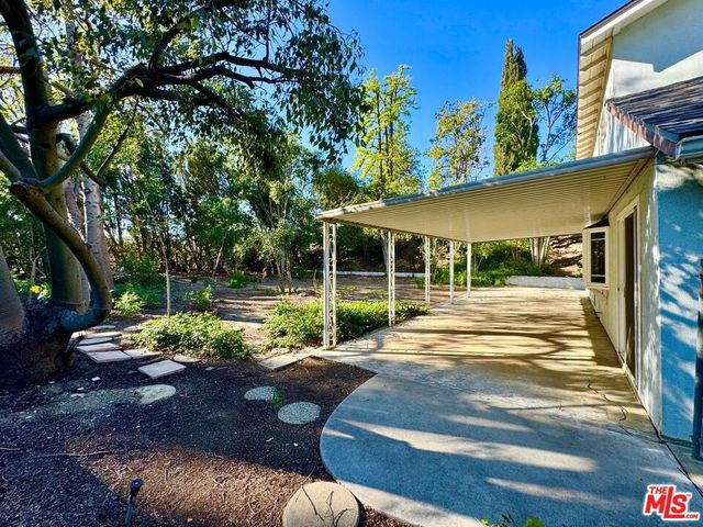 26026 Adamor Road, Calabasas, CA 91302