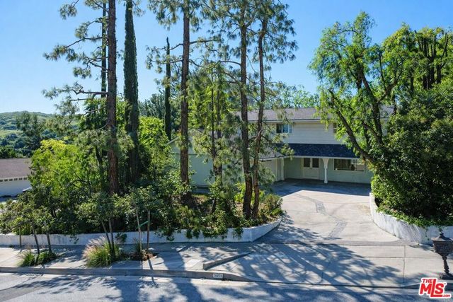 26026 Adamor Road, Calabasas, CA 91302