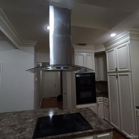 805 Parkview Circle, Harlingen, TX 78550