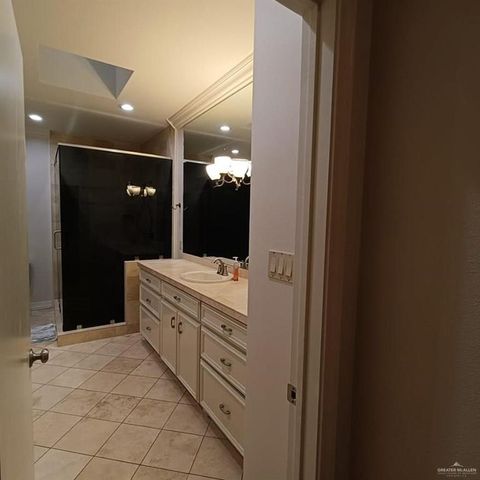 805 Parkview Circle, Harlingen, TX 78550