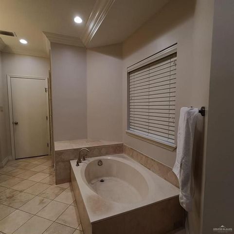 805 Parkview Circle, Harlingen, TX 78550