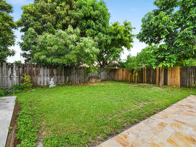 22965 Old Inlet Bridge Drive, Boca Raton, FL 33433