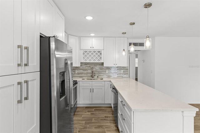 205 KINGS BOULEVARD 52, Sun City Center, FL 33573