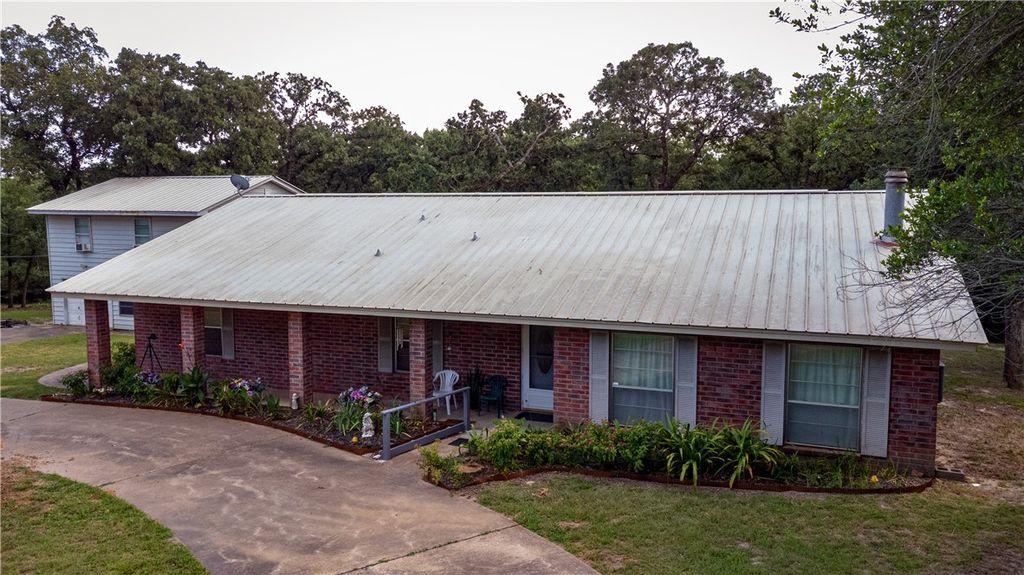 1213 Lakeland Loop, Hilltop Lakes, TX 77871 — photo 3