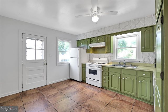 8702 50TH PL, College Park, MD 20740